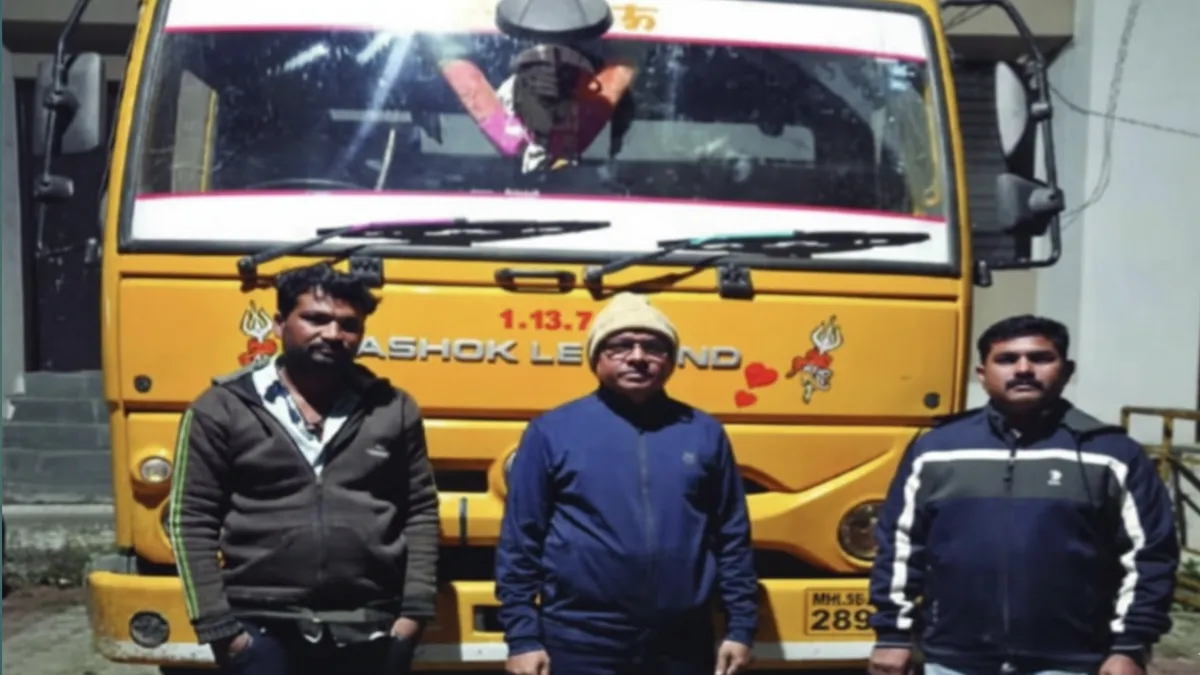 बुलडाणा शहरात एमपी रॉयल्टीच्या नावाने अवैध रेती वाहतूक — तहसीलदारांची पहाटे धडक कारवाई