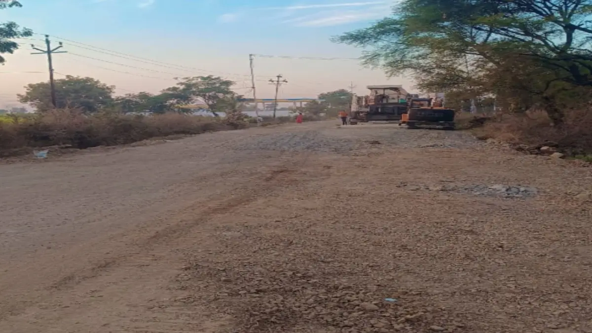 रिसोड–मेहकर रोड कामातील नियमभंग आणि माहितीफलकांचा अभाव