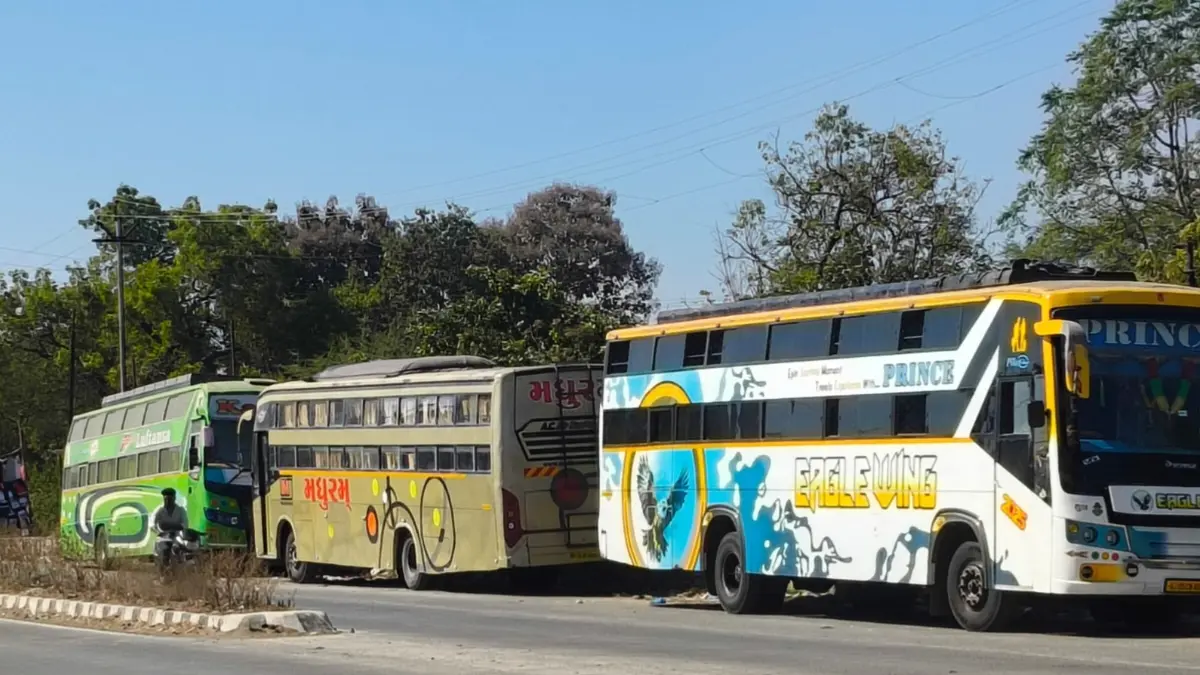 रिसोड महावितरण कार्यालयासमोर अतिक्रमणामुळे वाहतूक कोंडी आणि नागरिकांच्या सुरक्षिततेचा प्रश्न