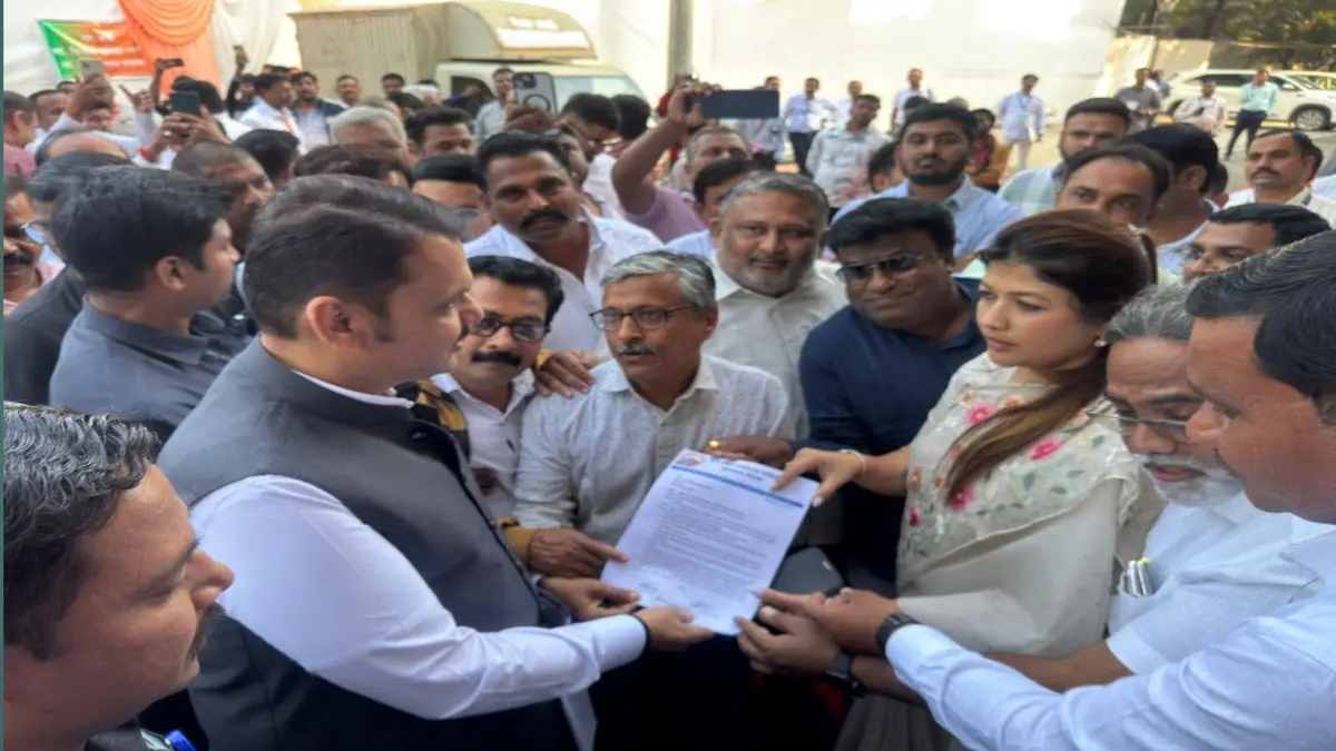 खामगाव–जालना रेल्वेमार्ग मंजुरीसाठी रेल्वे लोकआंदोलन समितीची मुख्यमंत्री फडणवीसांसोबत बैठक