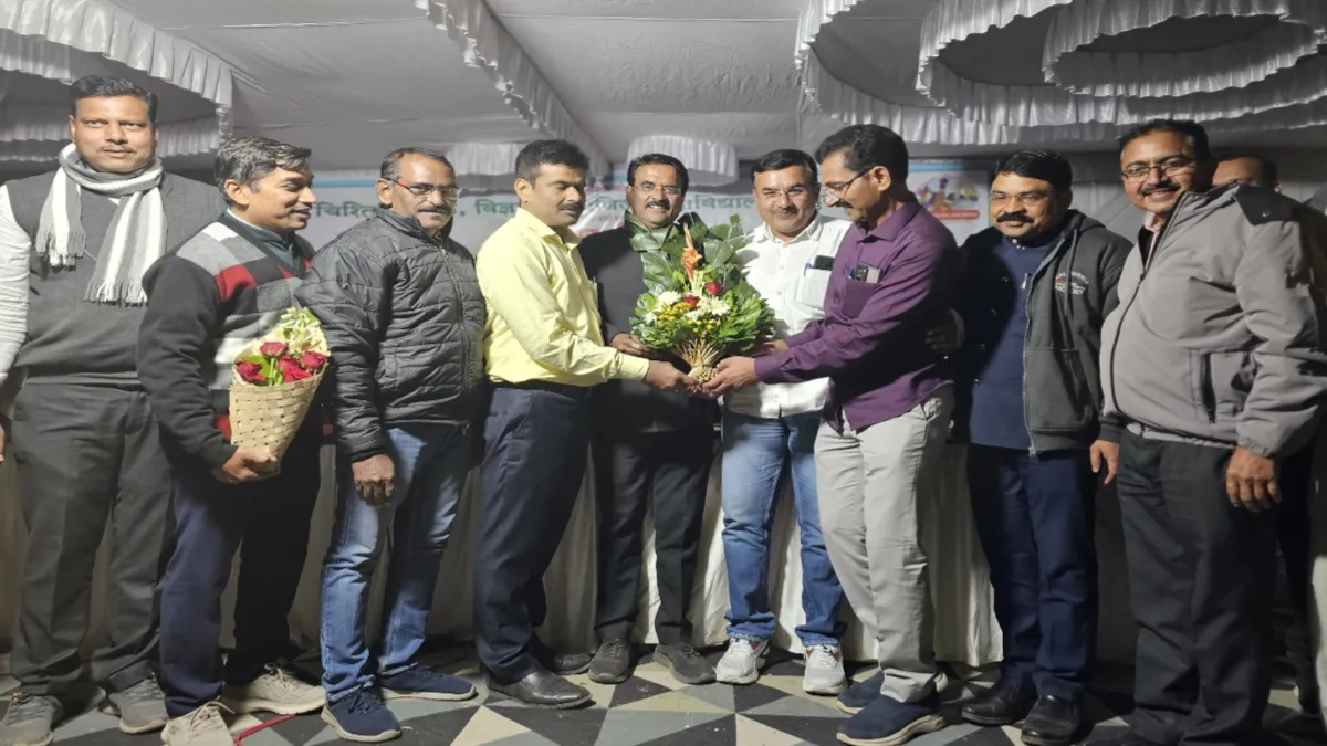 राष्ट्रीय मराठवाडा इतिहास परिषदेच्या अध्यक्षपदी निवड झाल्यानंतर प्राचार्य डॉ. गोपाल बच्छीरे