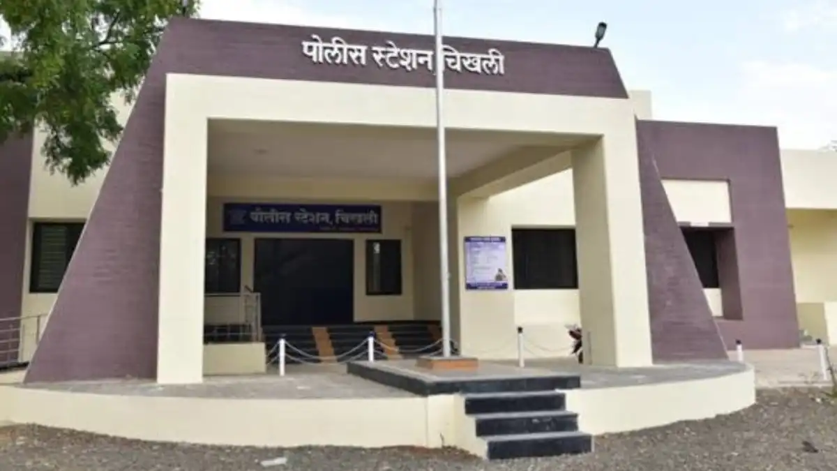 चिखली येथे पुतण्याचा खून करून फरार काकाला D.B. पथकाने अटक केली