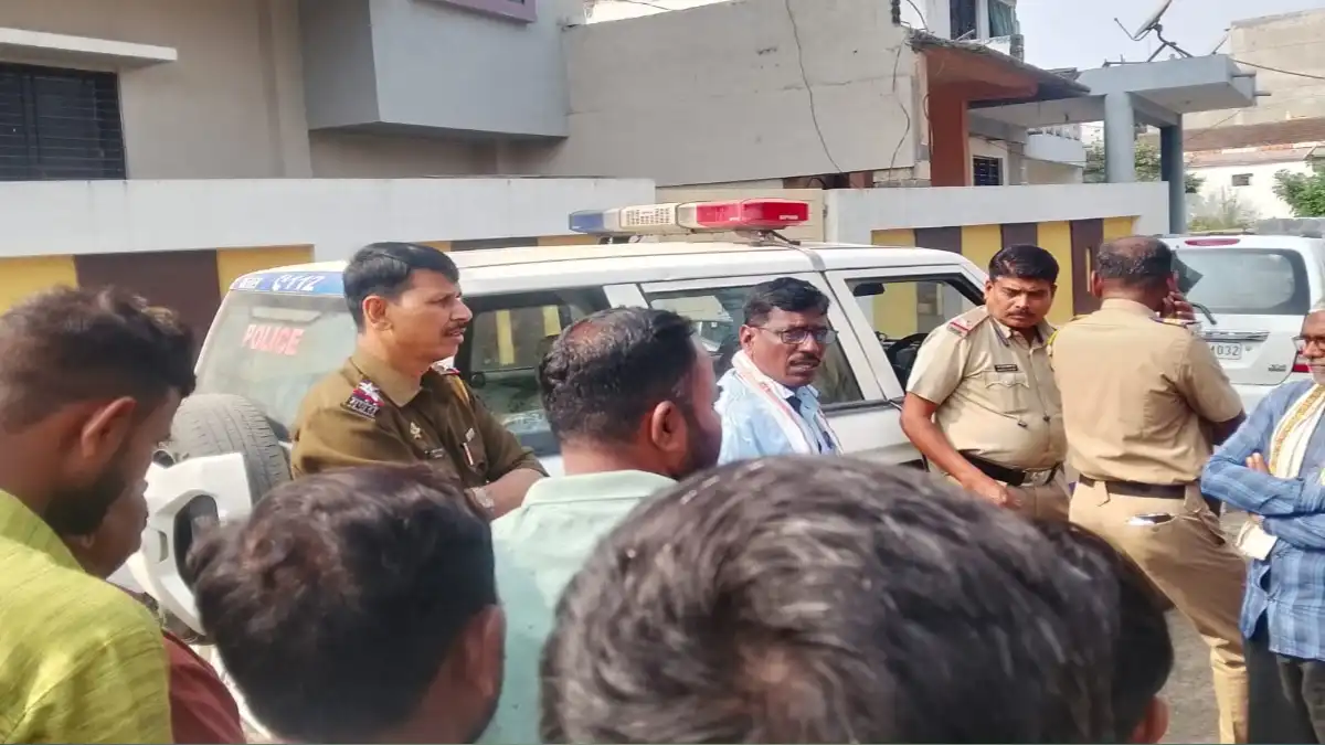 Chikhali village Risod house burglary news Washim Maharashtra