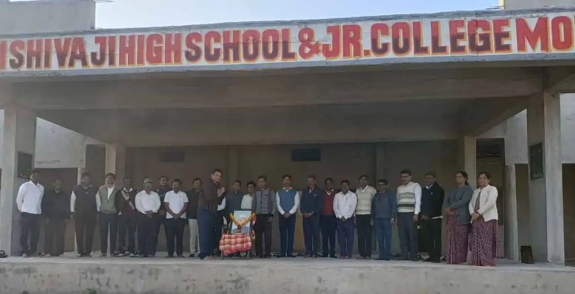 स्व. ॲड. आप्पासाहेब सरनाईक स्मृतिदिनानिमित्त रिसोड येथील श्री शिवाजी विद्यालय मोपमध्ये आयोजित क्रीडा सप्ताह