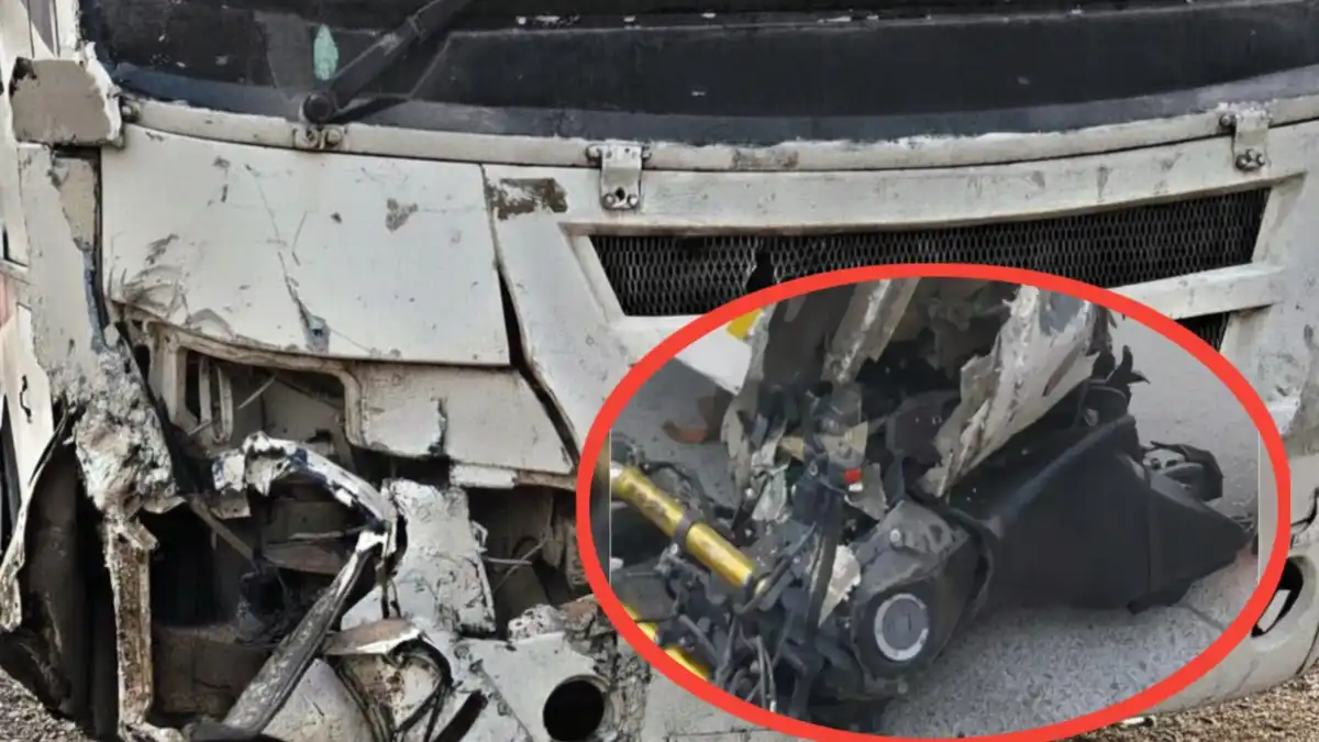 buldhana जिल्ह्यातील करडी पुलावर एसटी बस व ट्रिपल सीट दुचाकीचा भीषण अपघात