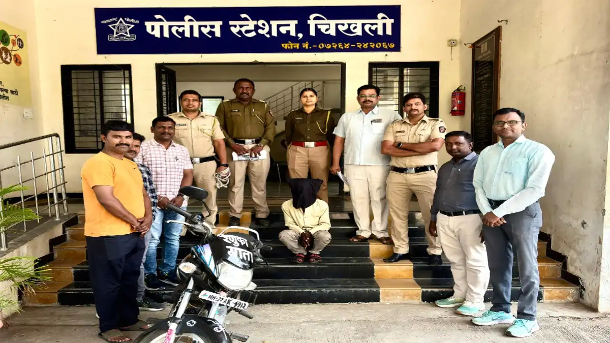 Chikhli police recovered stolen Hero HF Deluxe motorcycle MH 28 AW 2521