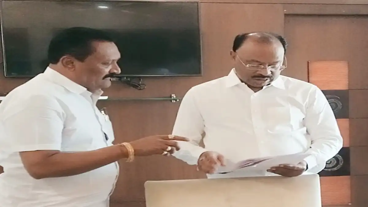 भाजप नेते लखनसिंह ठाकुर यांनी निजामपूर गावाचे नाव बदलून श्रीरामपूर करण्याची मागणी केली