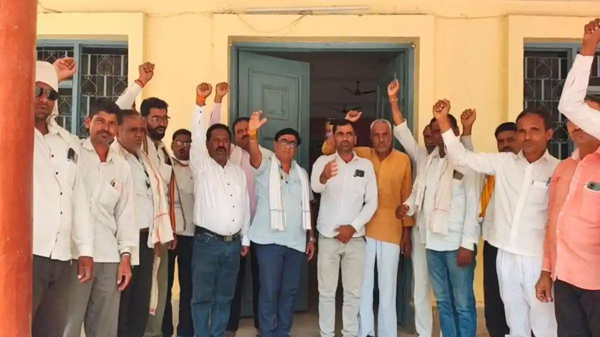 बुलढाणा शेतकरी आंदोलन पिक विमा नुकसान भरपाई