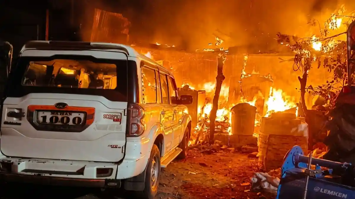 देऊळगावराजा दगडवाडी गॅस सिलेंडर स्फोट व भीषण आग – 7 जखमी