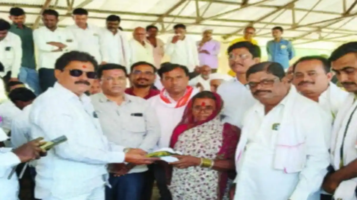 लोणार बाजार समितीत हळद खरेदी सुरू, 13,475 रुपये भाव