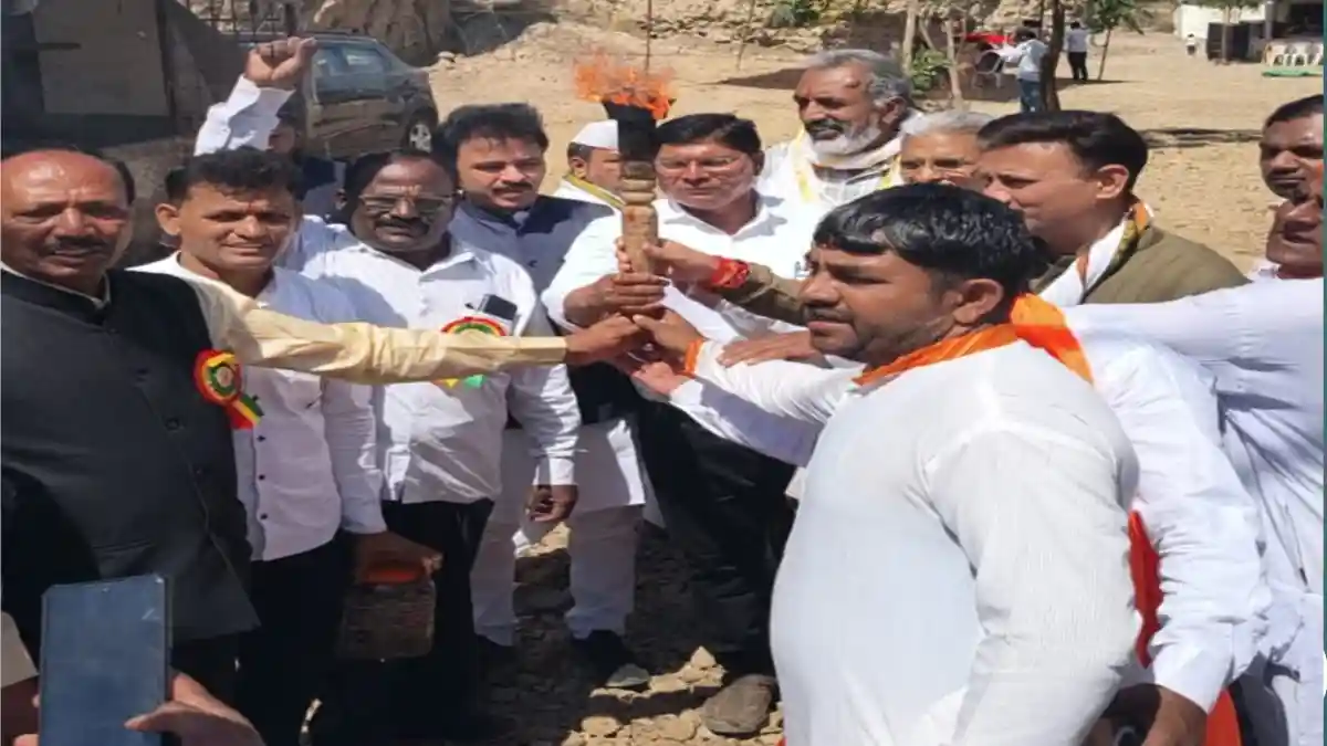 सिंदखेडराजातून निघालेल्या जिजाऊ ज्योतीचे करवंड महोत्सवात भव्य स्वागत