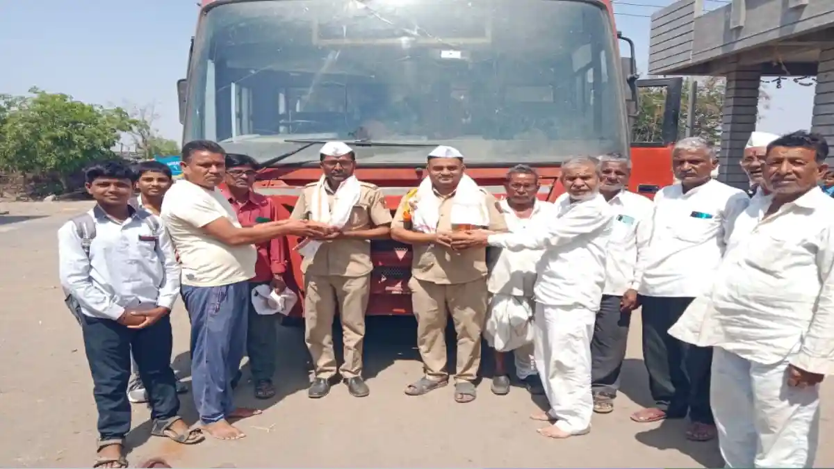 वाडी गावात पुन्हा सुरू झालेली ST बस सेवा आणि आनंदी ग्रामस्थ