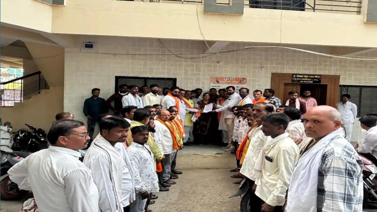 चिखली शहराचे नामकरण रेणुका नगर करण्याच्या मागणीसाठी शिवसेना आणि युवासेनेचे निवेदन