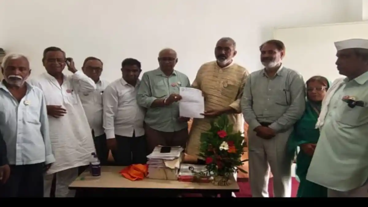 स्वतंत्र विदर्भ राज्य मिशन-२०२७ अंतर्गत सिंदखेडराजा येथे आयोजित जनजागृती अभियानातील पदाधिकारी