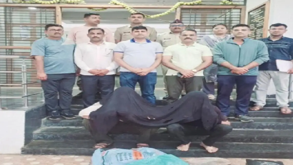 मेहकर तालुक्यातील देऊळगाव साकर्शा येथे पोलिसांची कारवाई