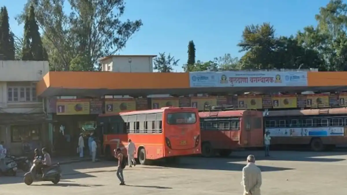 बुलढाण्यात एसटी स्थानकाच्या 200 मीटर परिसरात RTO आणि पोलिसांची वाहन जप्ती कारवाई