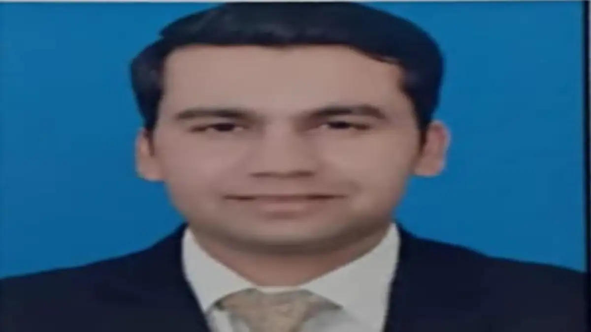 शिंदीच्या निलेश खरात यांची कतार एअरवेजमध्ये निवड