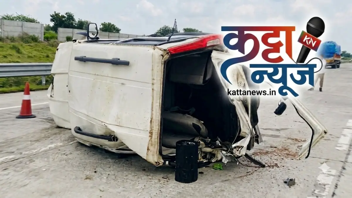 Buldhana News समृद्धी महामार्गावर स्कॉर्पिओचा भीषण अपघात