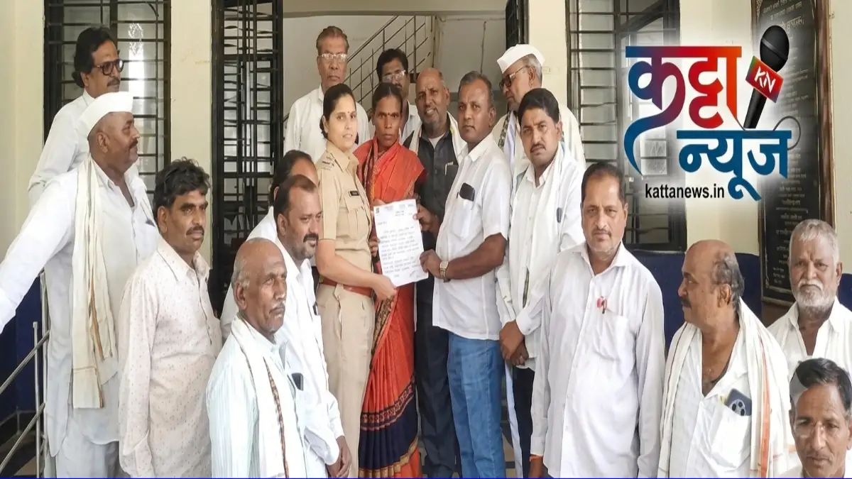 पालकमंत्री बेपत्ता, बुलढाण्यात शेतकऱ्यांची पोलिसांत तक्रार