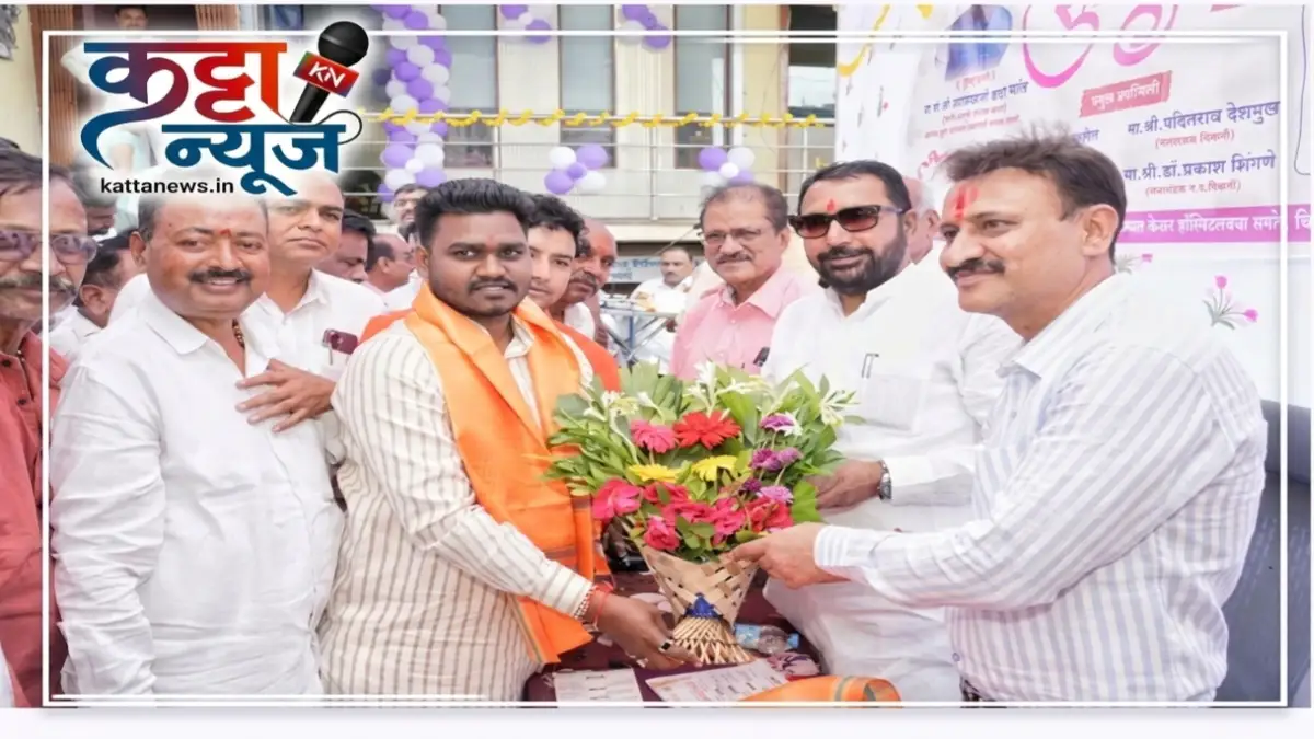 पत्रकार छोटू कांबळेंना पत्रकारिता पुरस्कार २०२६ जाहीर झाल्यानंतर प्रतापराव जाधवांच्या हस्ते सत्कार