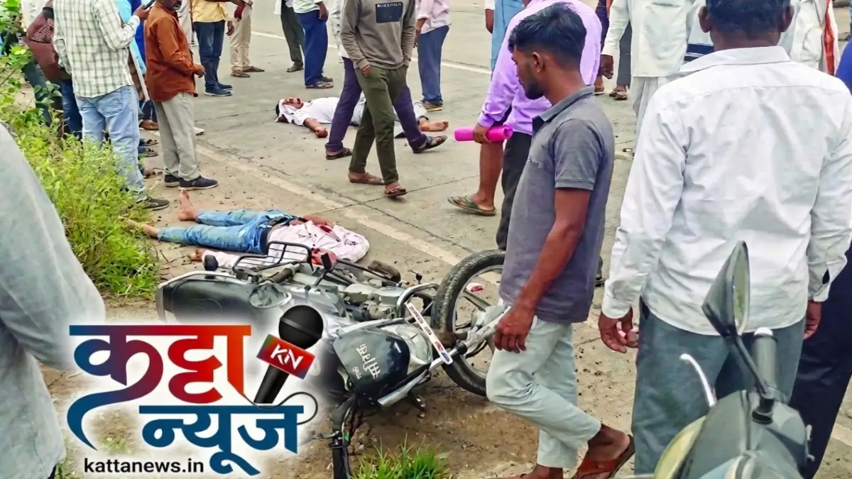 लोणार-वडगाव तेजन मार्गावर दोन दुचाकींमध्ये झालेल्या अपघाताचे प्रतिनिधिक छायाचित
