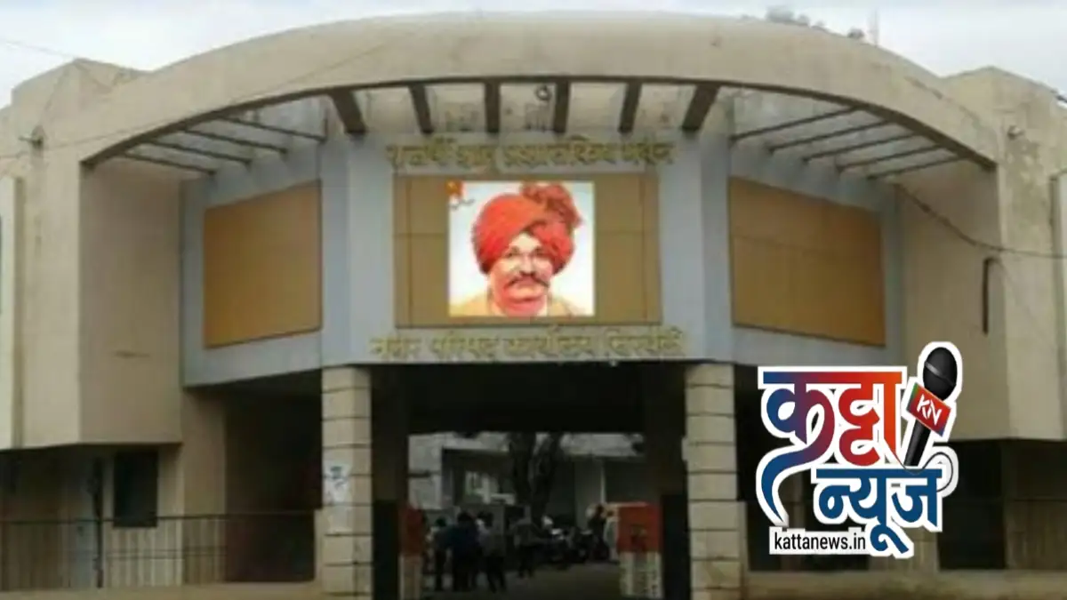 चिखली भाजप नगरसेवकाची रस्त्याच्या निधीसाठी बॅनरबाजी