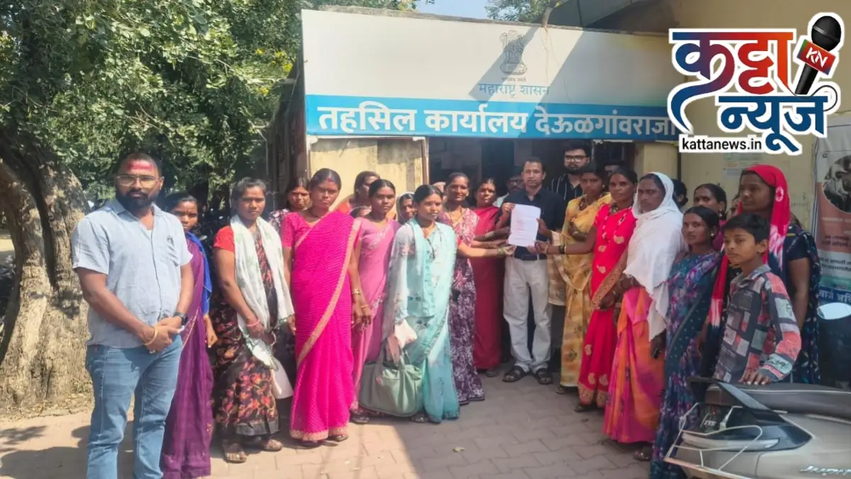 गिरोली बुद्रुकसह ग्रामीण महिलांचे कर्जवसुली थांबविण्यासाठी तहसीलदारांना निवेदन